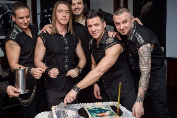amadeus-band-620x35093355427-7AB5-2E2E-E5FC-5905C0239899.jpg